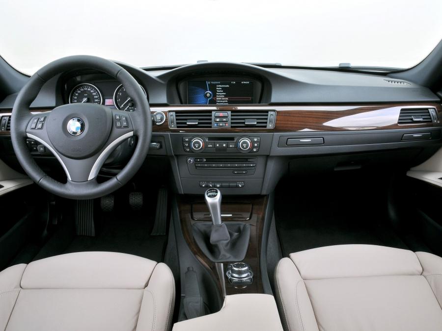  BMW 335i Sedan 2008 года  (фото 8 из 16)